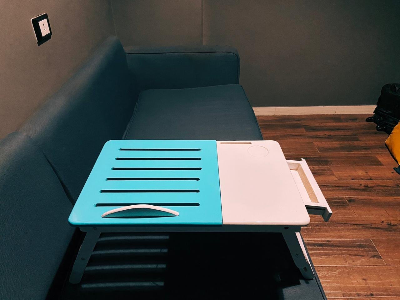 ترابيزة لاب توب خشب متعددة الوظائف ترابيزة لاب توب خشب متعددة الوظائف